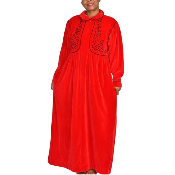 Vintage Bill Tice Robe Red Velour Housecoat Velvet Loungewear Caftan Size Medium - Picture 1 of 16